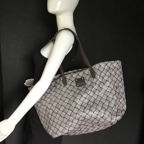 henri bendel Handbags - Henri Bendel Large Woven Market Tote Bag